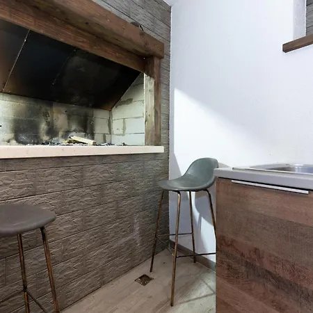 بيت للعطل Stunning In Kastel Sucurac With Heated Swimming Pool *